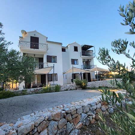 Apartments Pitve Йелса Екстериор снимка