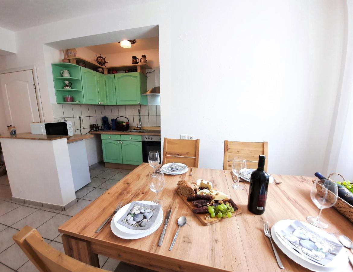 Apartments Pitve Йелса Екстериор снимка