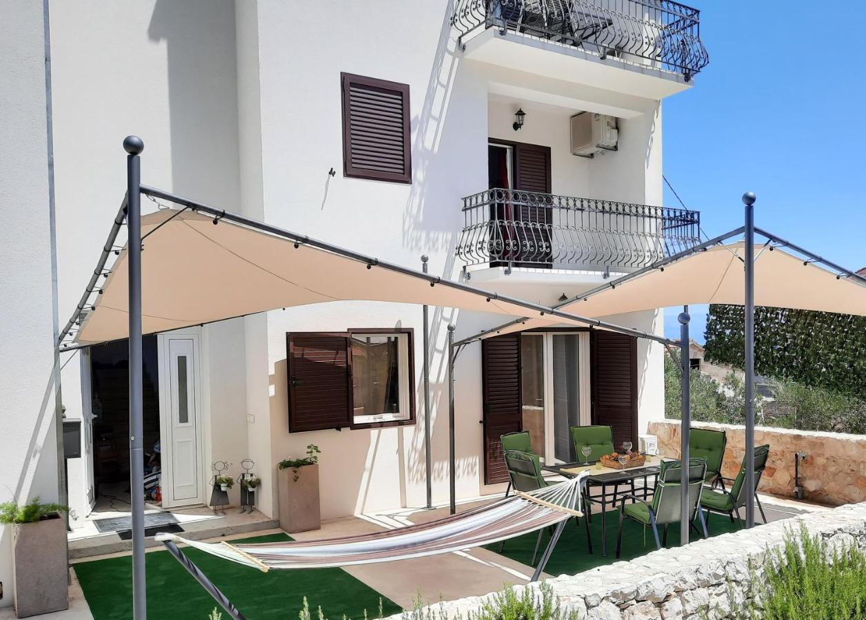 Apartments Pitve Йелса Екстериор снимка