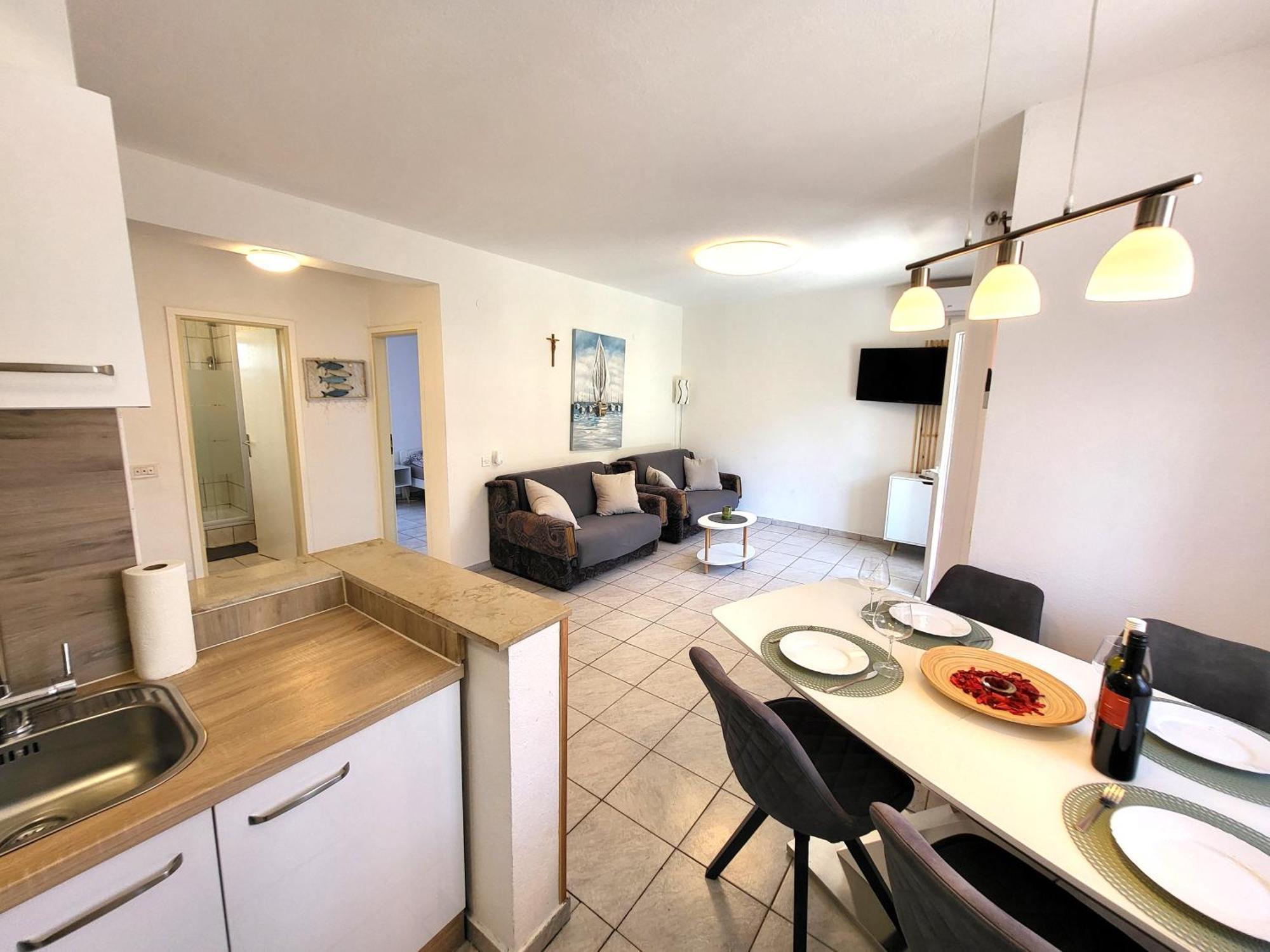 Apartments Pitve Йелса Екстериор снимка