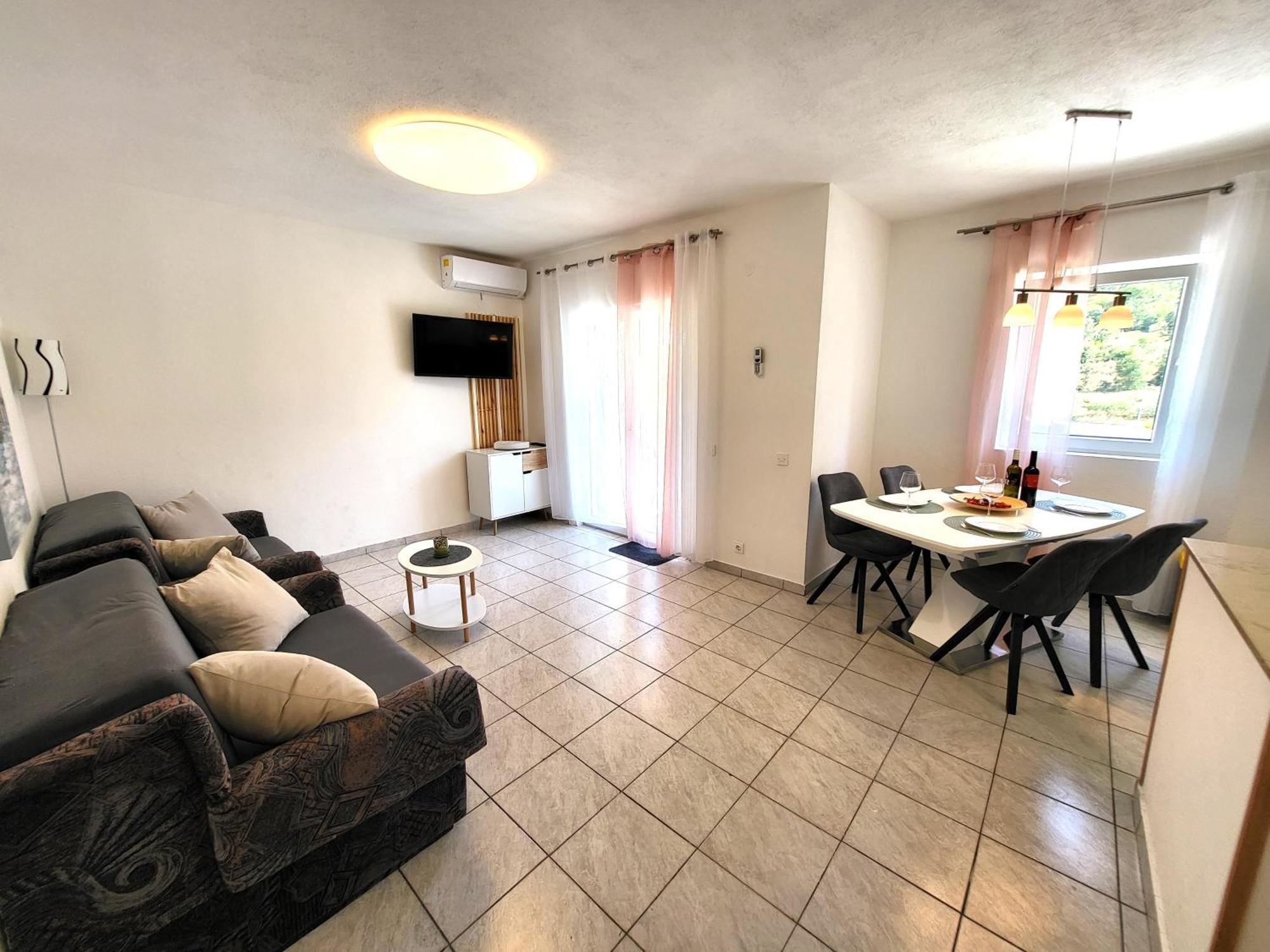 Apartments Pitve Йелса Екстериор снимка