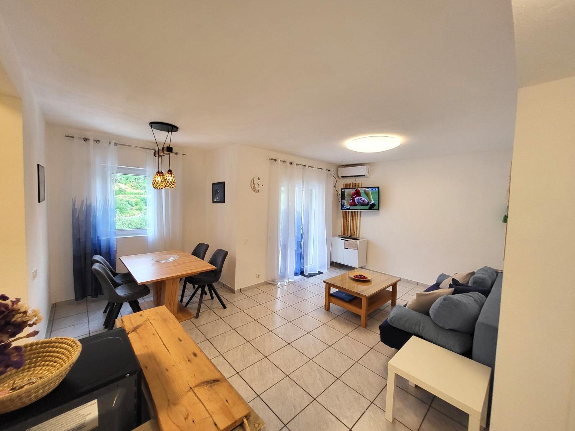 Apartments Pitve Йелса Екстериор снимка