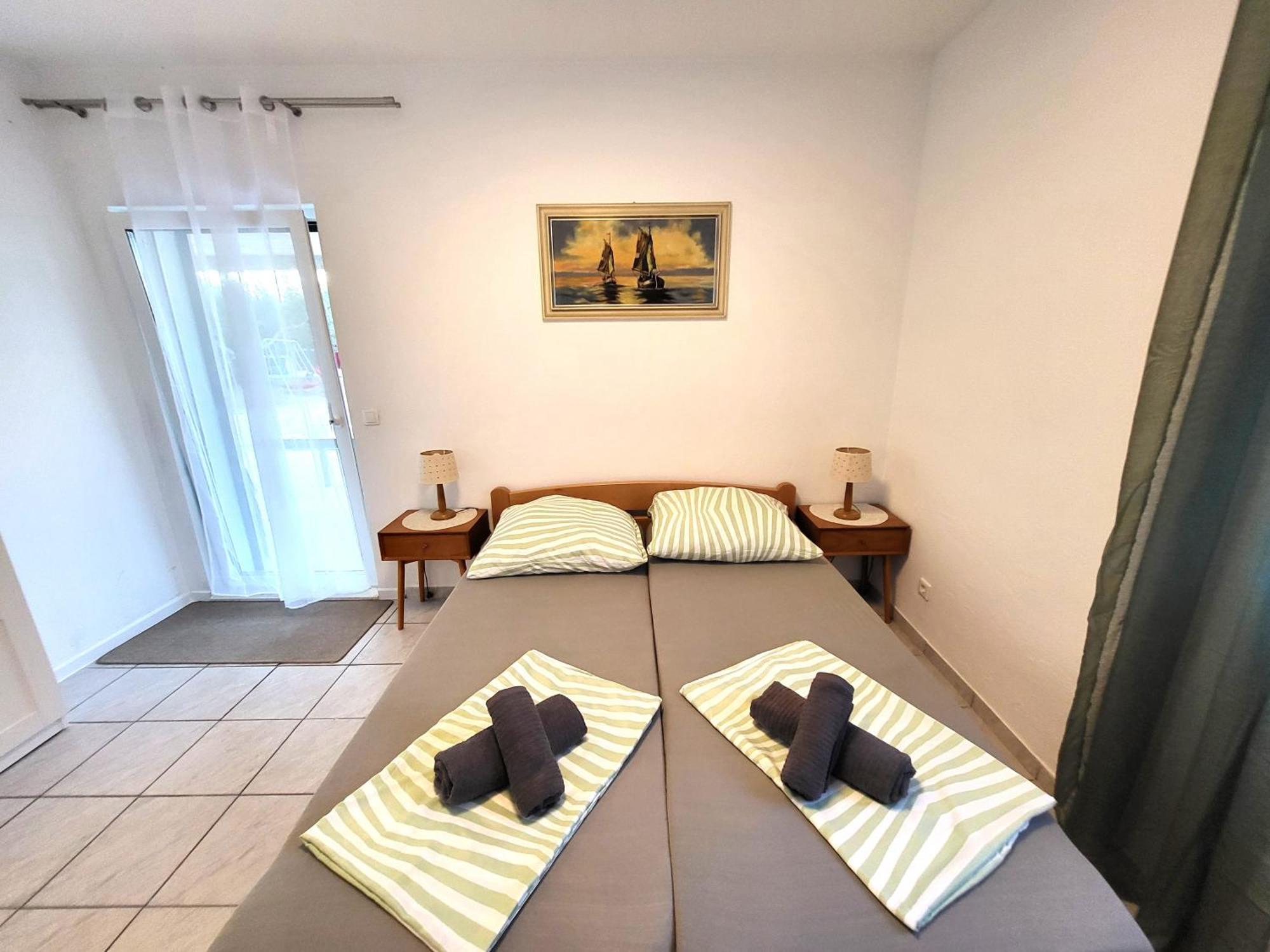 Apartments Pitve Йелса Екстериор снимка