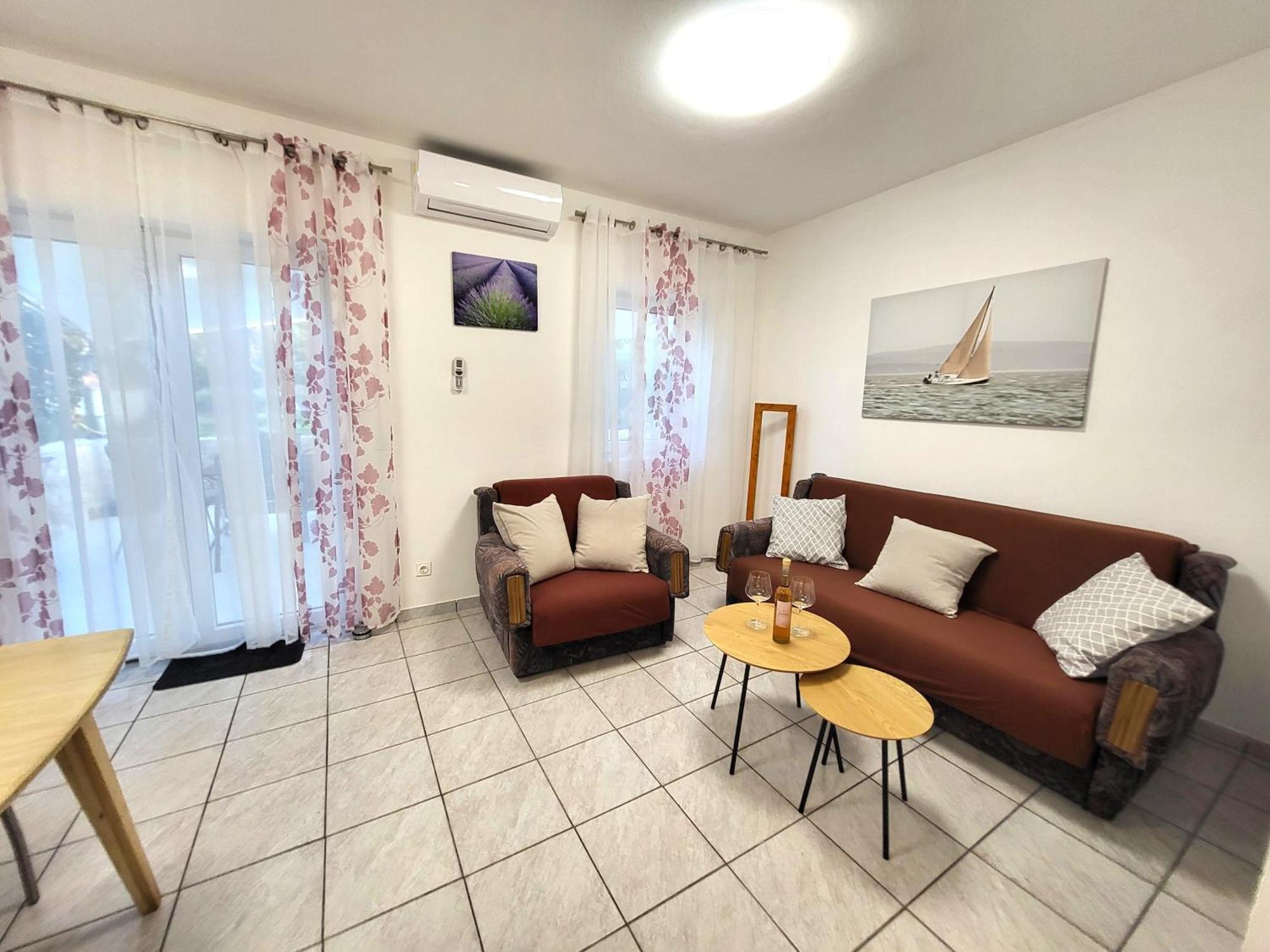 Apartments Pitve Йелса Екстериор снимка