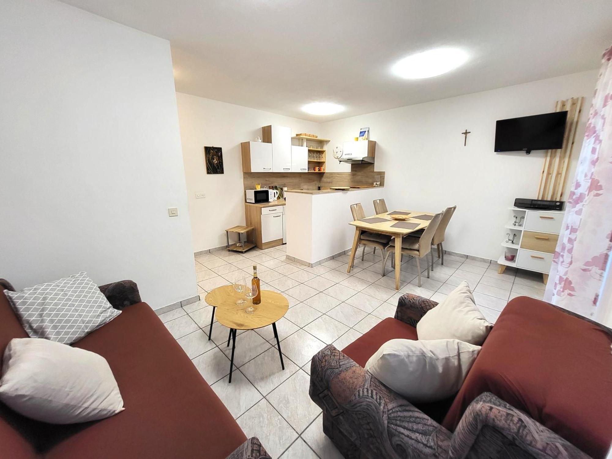 Apartments Pitve Йелса Екстериор снимка