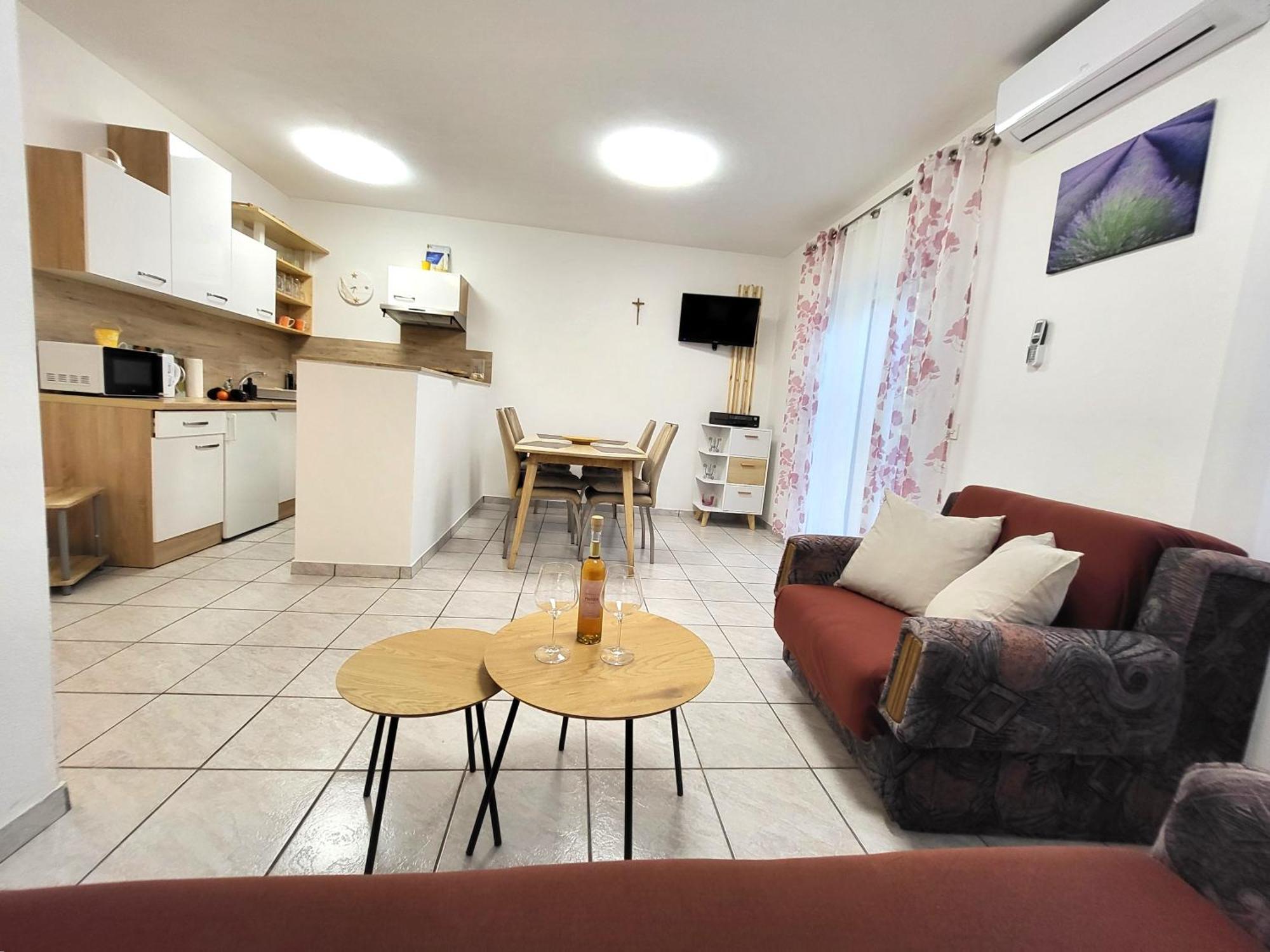 Apartments Pitve Йелса Екстериор снимка